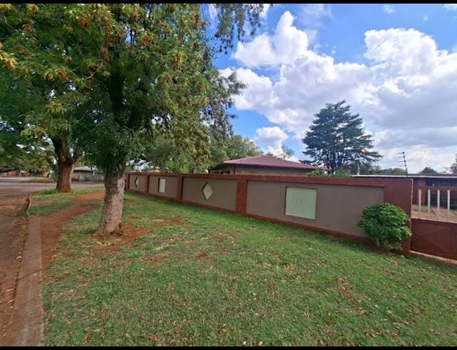 3 BEDROOM HOUSE FOR SALE IN VANDERBIJLPARK CW 1